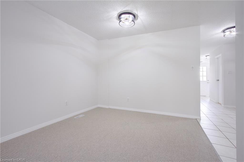63-2355 Fifth Line Property Photo 8