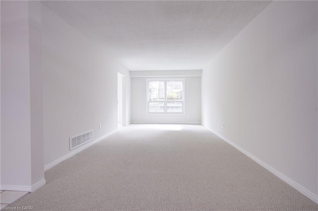 63-2355 Fifth Line Property Photo 10