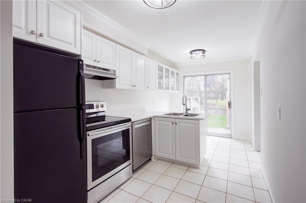 63-2355 Fifth Line Property Photo 15