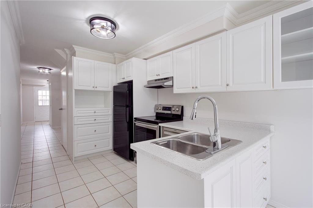 63-2355 Fifth Line Property Photo 16