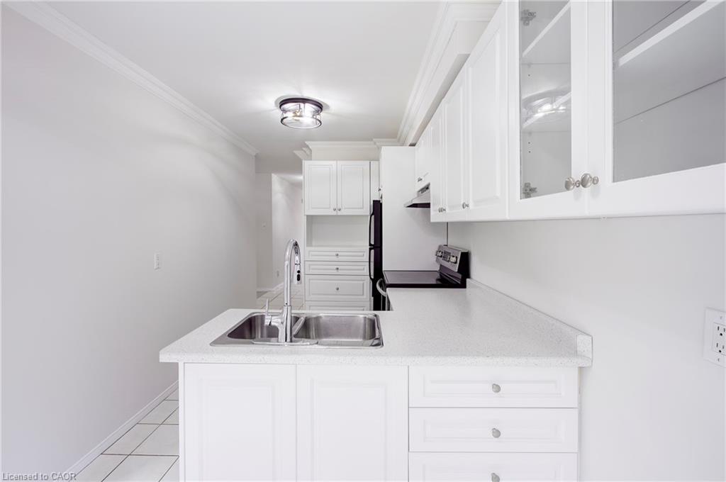 63-2355 Fifth Line Property Photo 18