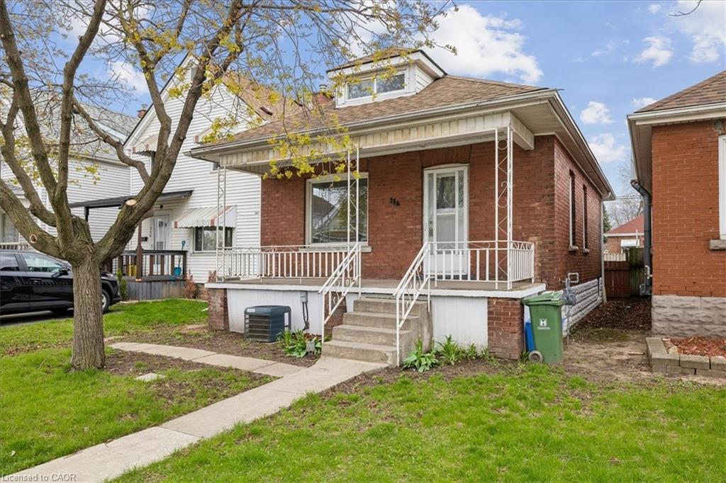 114 Garside Avenue N Property Photo 1