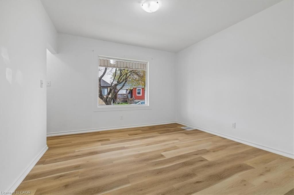 114 Garside Avenue N Property Photo 2