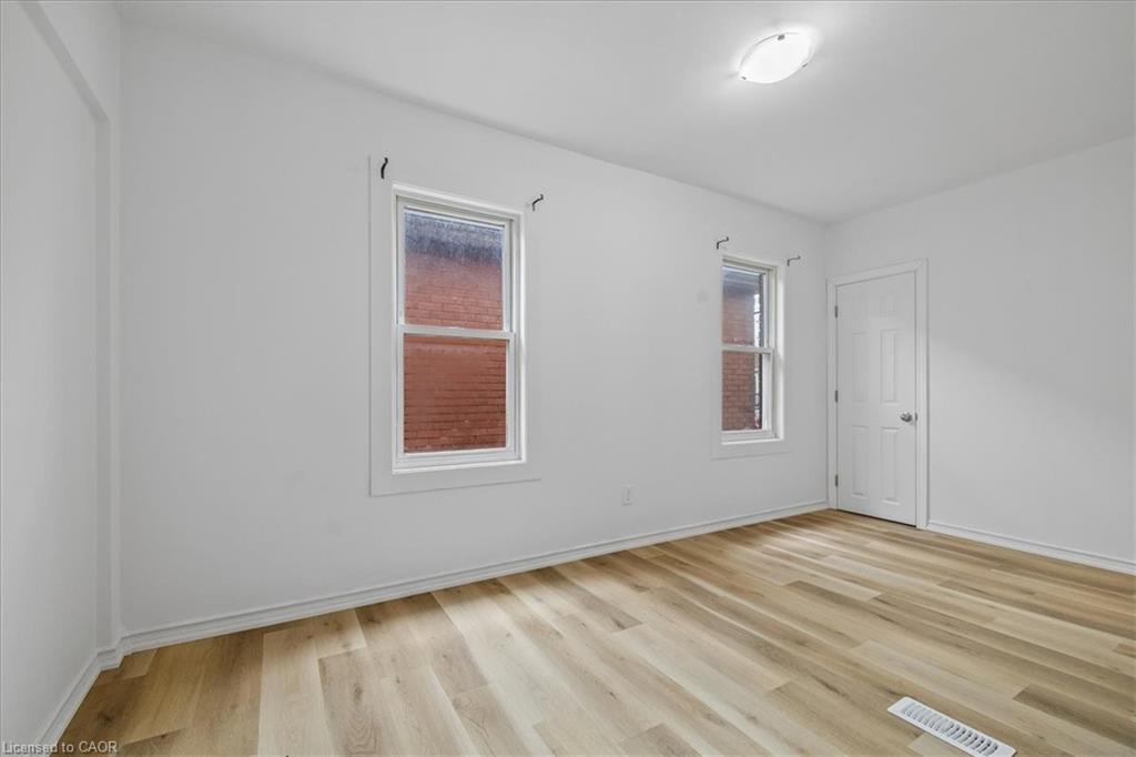 114 Garside Avenue N Property Photo 7