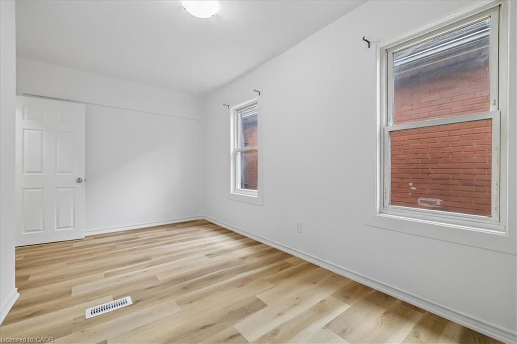 114 Garside Avenue N Property Photo 9