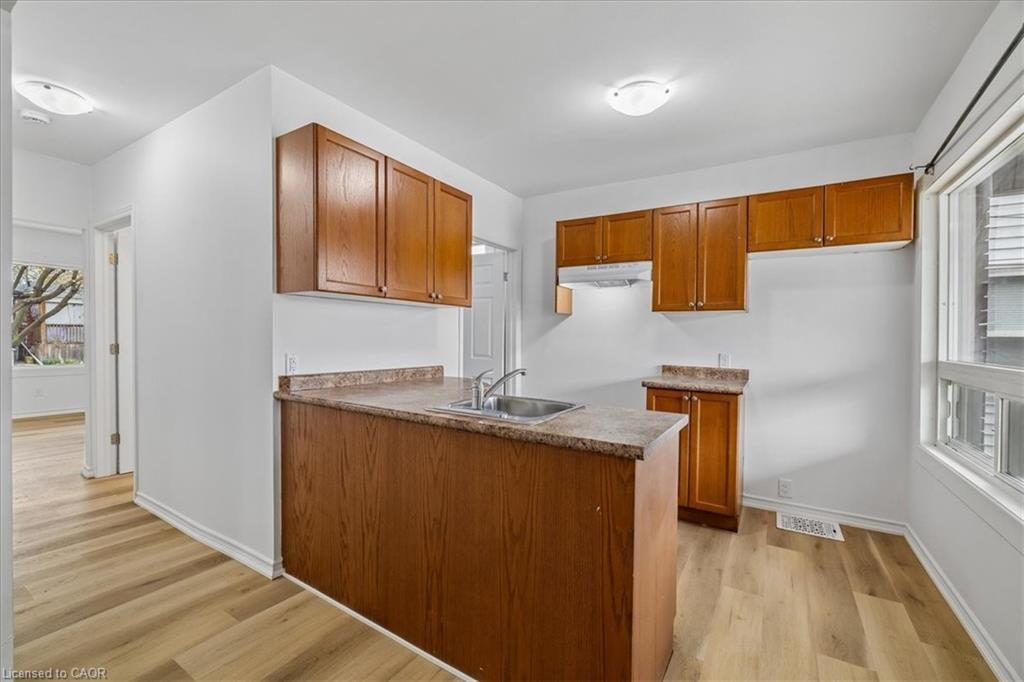 114 Garside Avenue N Property Photo 10