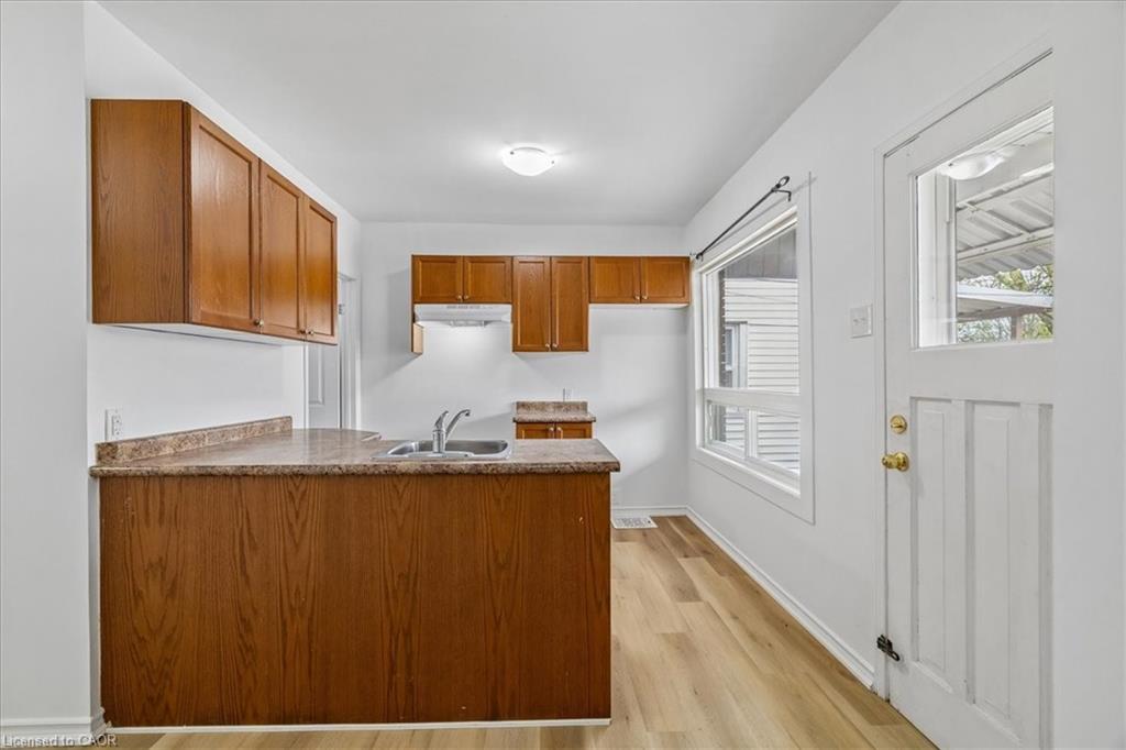 114 Garside Avenue N Property Photo 11