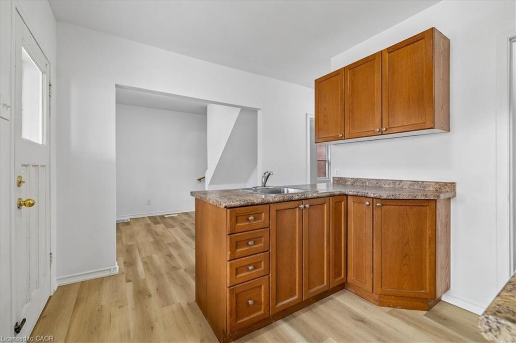114 Garside Avenue N Property Photo 13