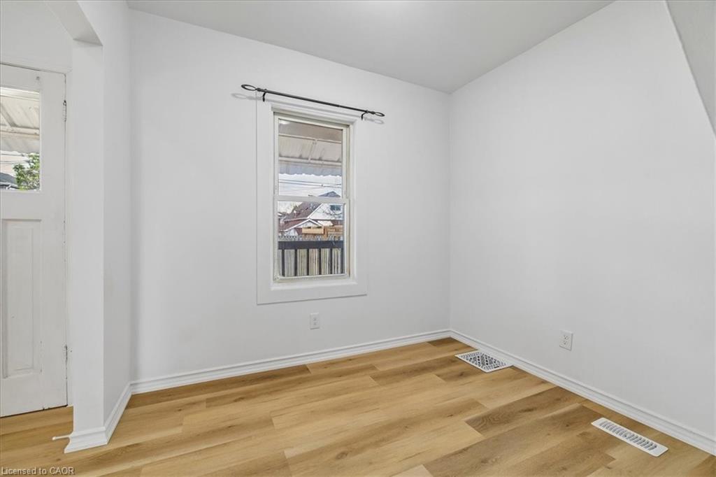 114 Garside Avenue N Property Photo 15
