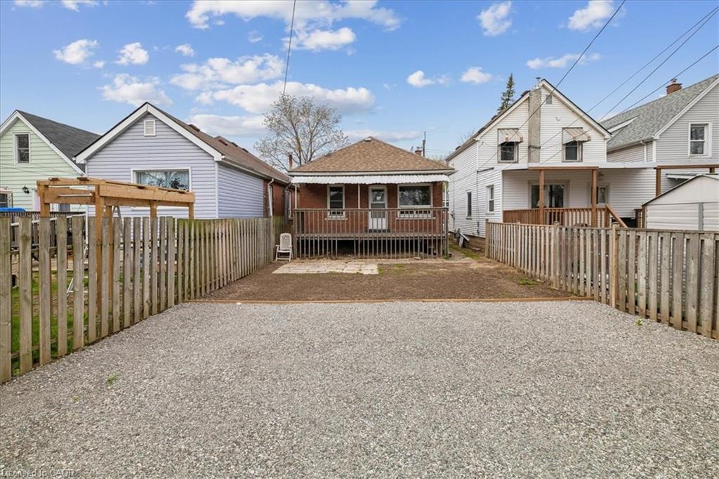 114 Garside Avenue N Property Photo 18