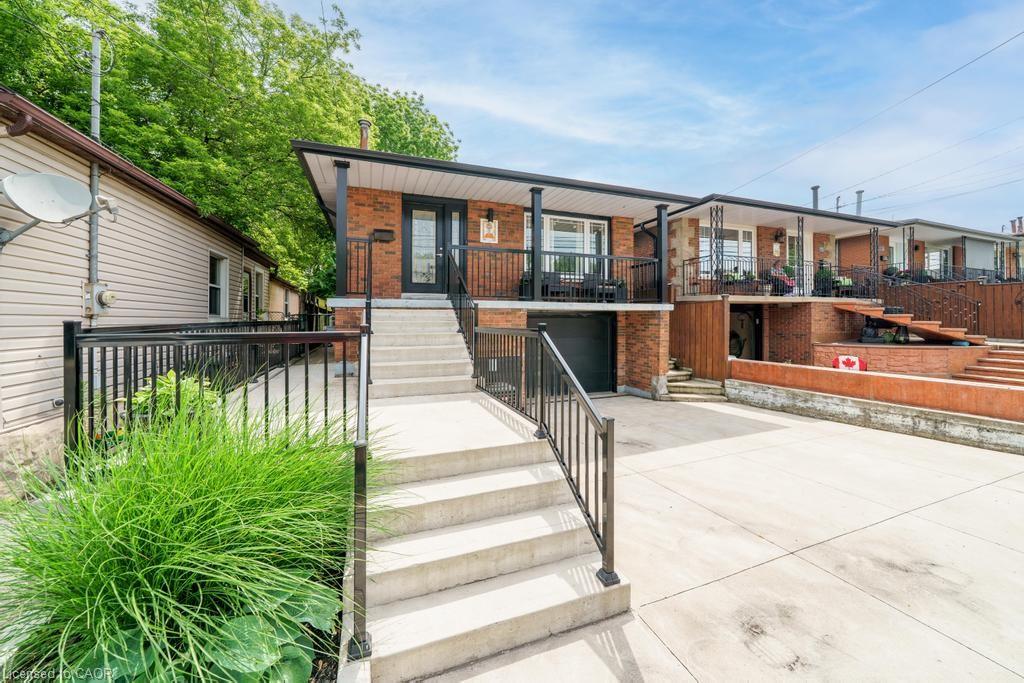 494 Ferguson Avenue N Property Photo 4