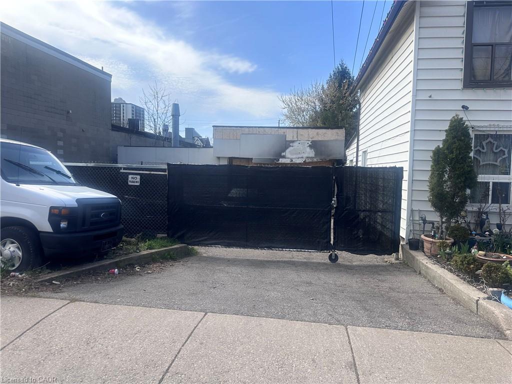 243 Mary Street Property Photo 2