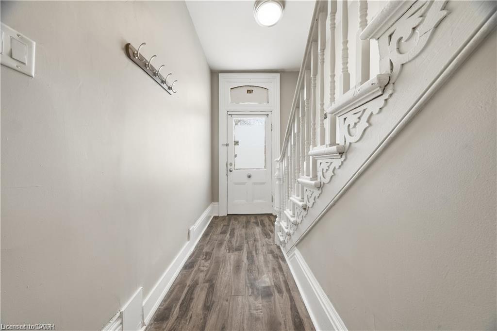 129 West Street Property Photo 8