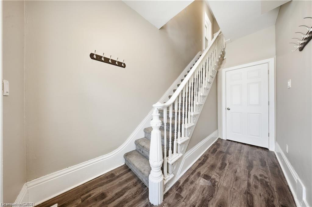 129 West Street Property Photo 9