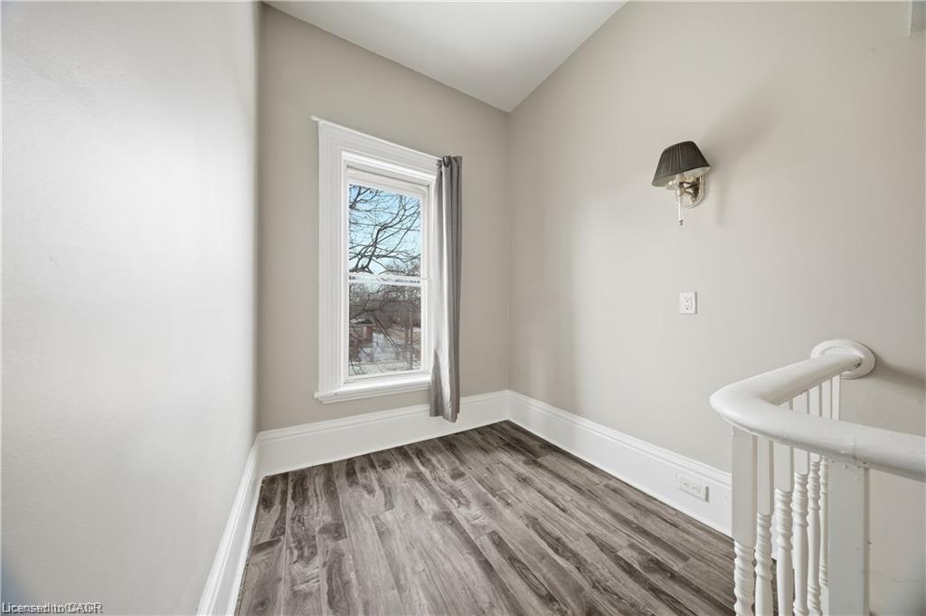 129 West Street Property Photo 12