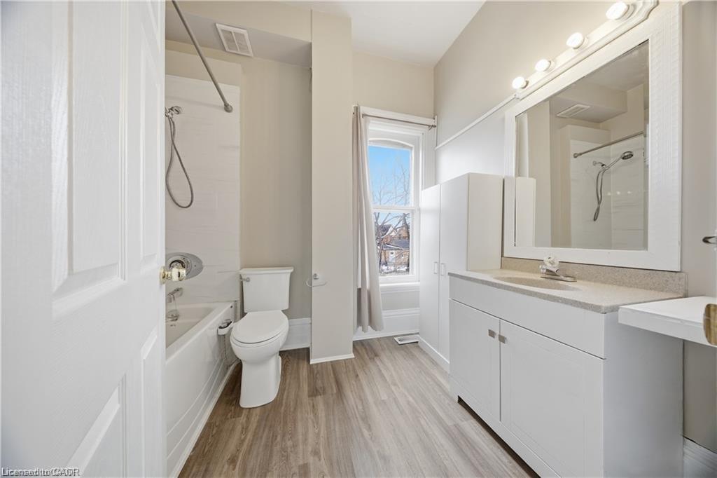 129 West Street Property Photo 18