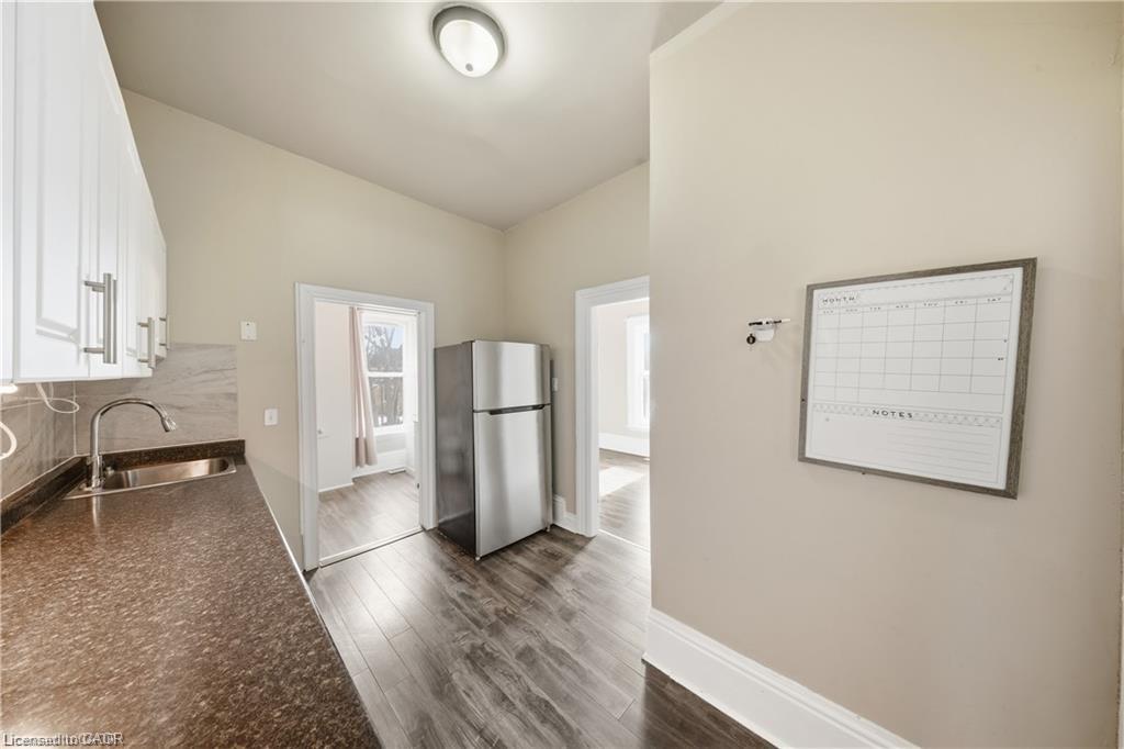 129 West Street Property Photo 21