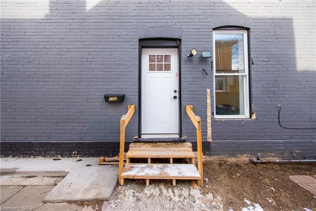129 West Street Property Photo 26