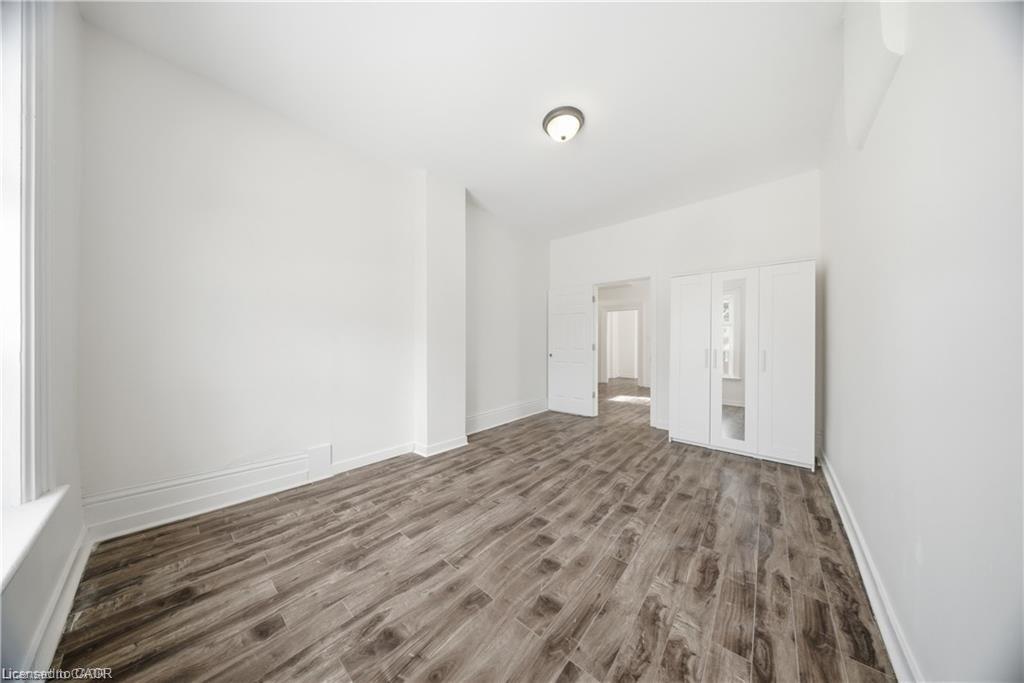 129 West Street Property Photo 30