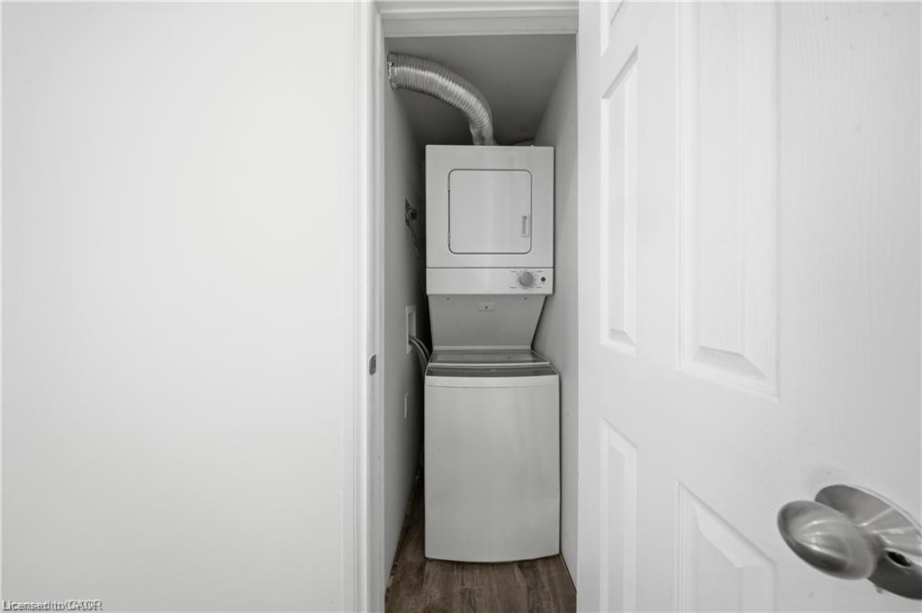 129 West Street Property Photo 31