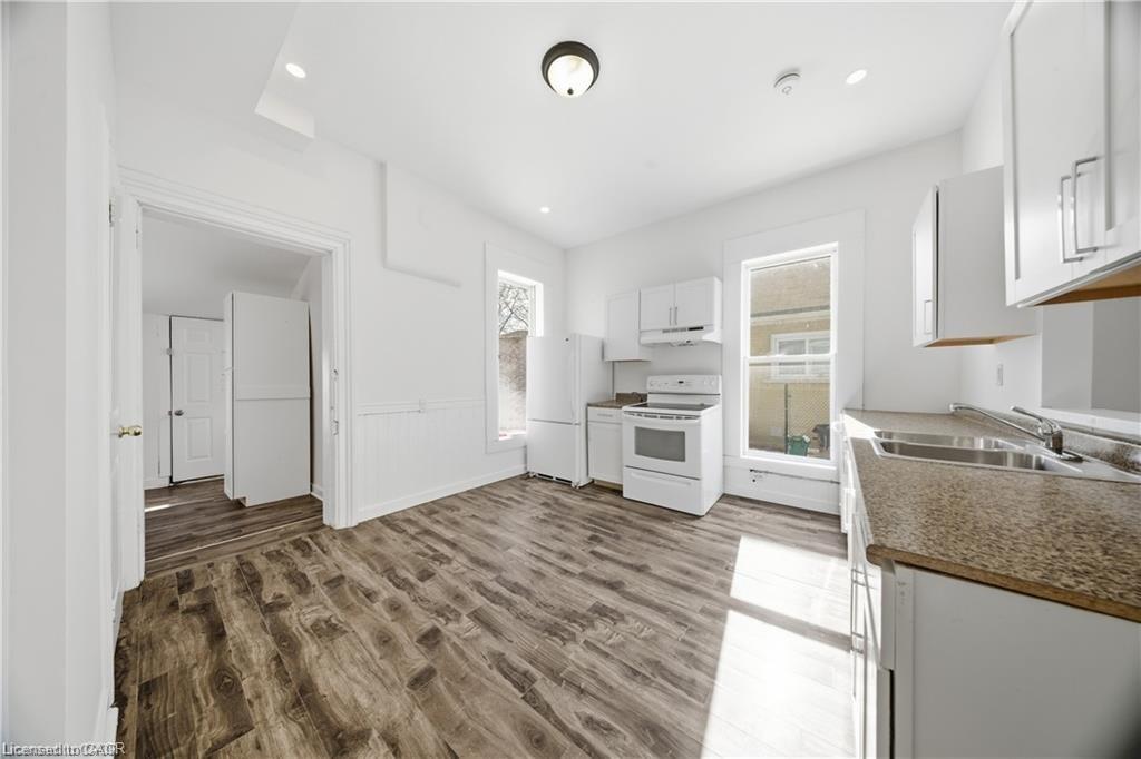 129 West Street Property Photo 32