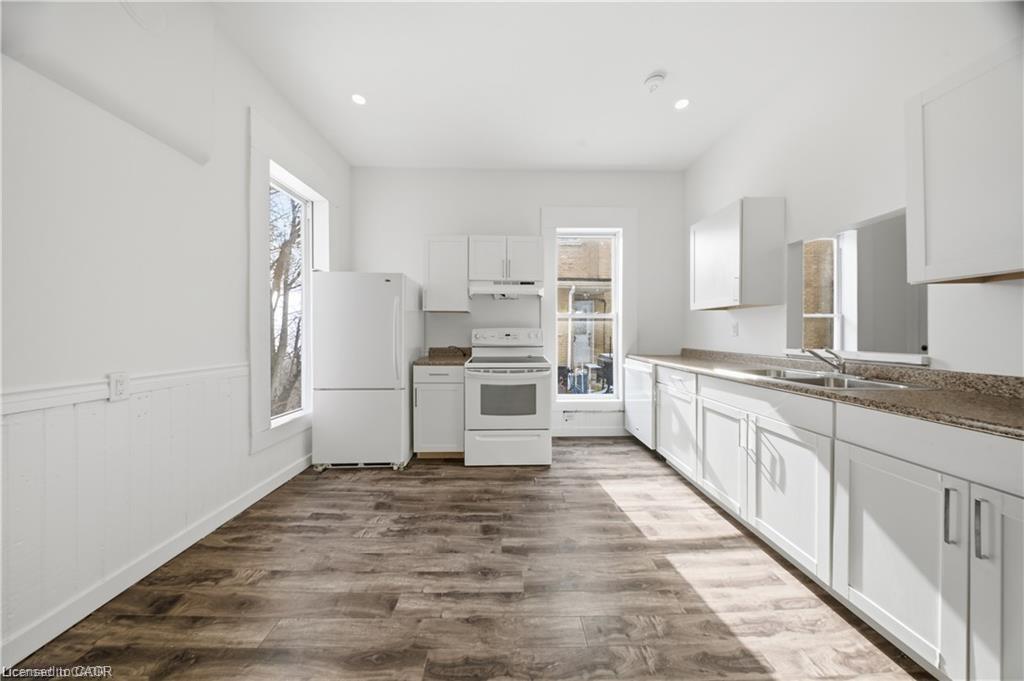 129 West Street Property Photo 35
