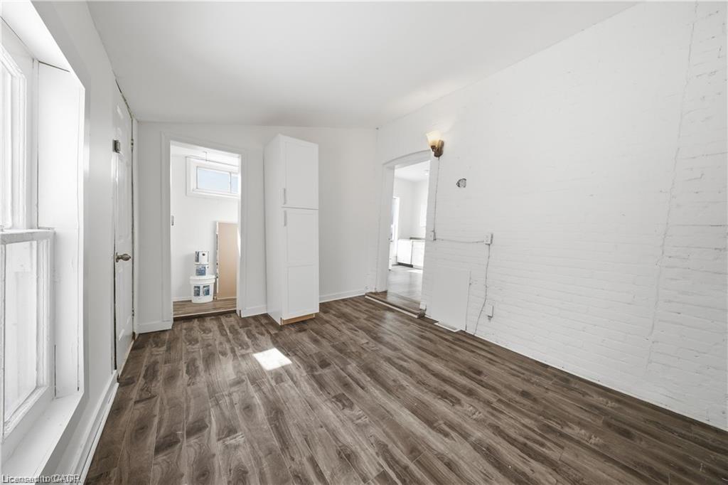 129 West Street Property Photo 38