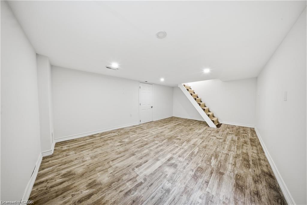 129 West Street Property Photo 40