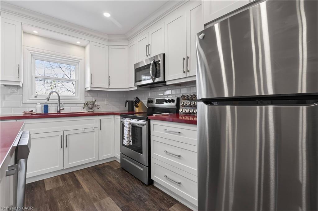 157 Cameron Avenue N Property Photo 20
