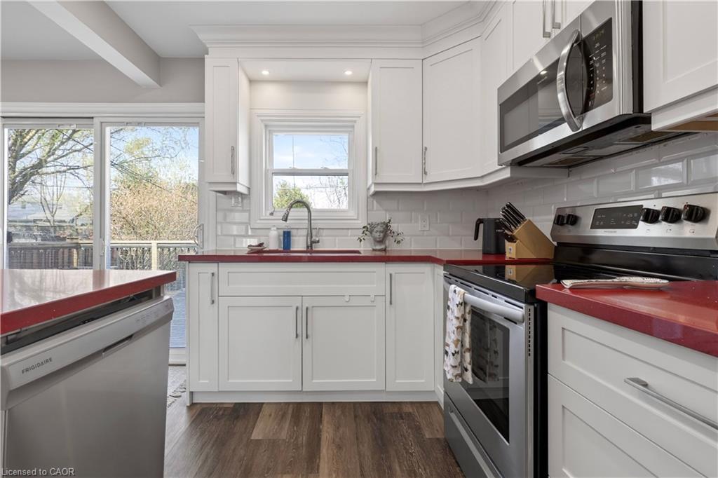 157 Cameron Avenue N Property Photo 22