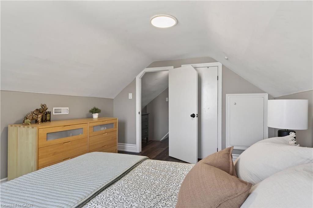 157 Cameron Avenue N Property Photo 29