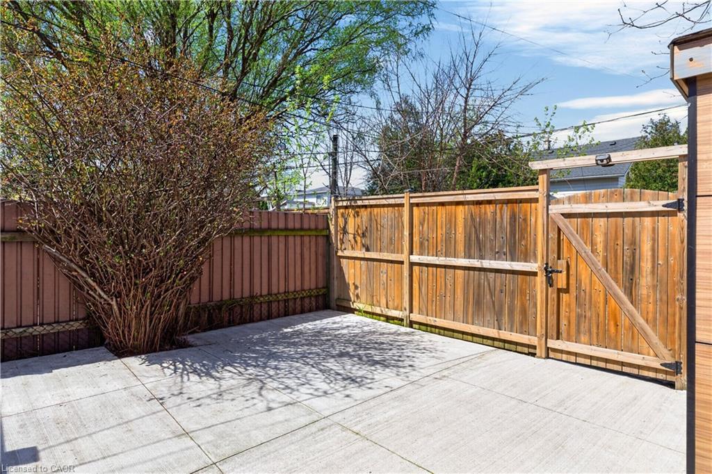 157 Cameron Avenue N Property Photo 37