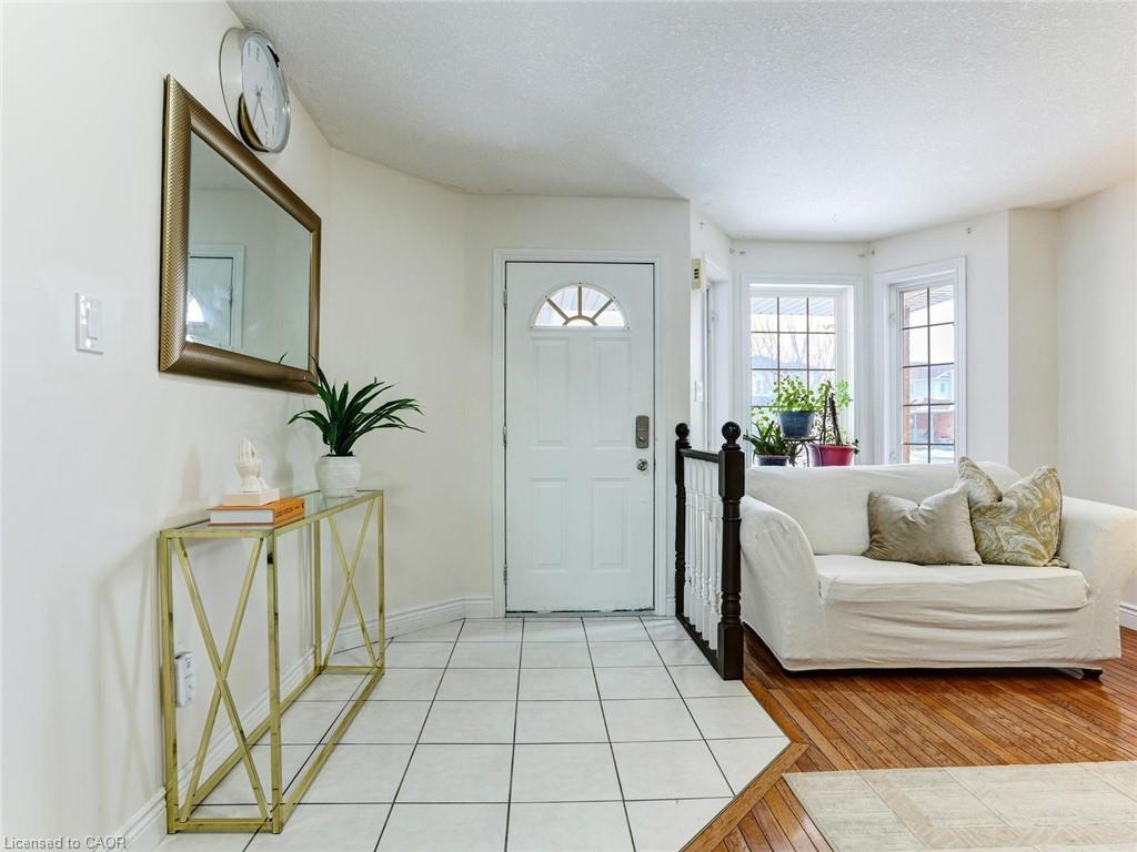 154 Deerpath Drive Property Photo 3