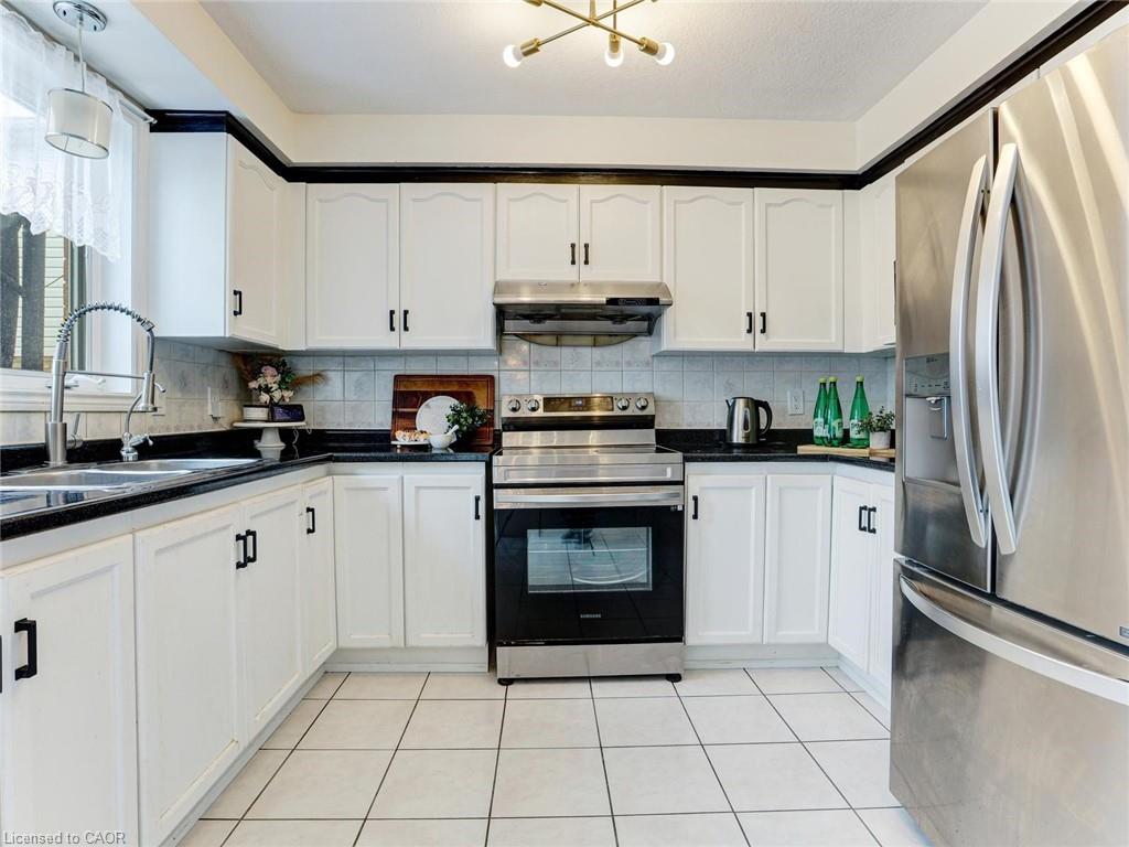 154 Deerpath Drive Property Photo 10