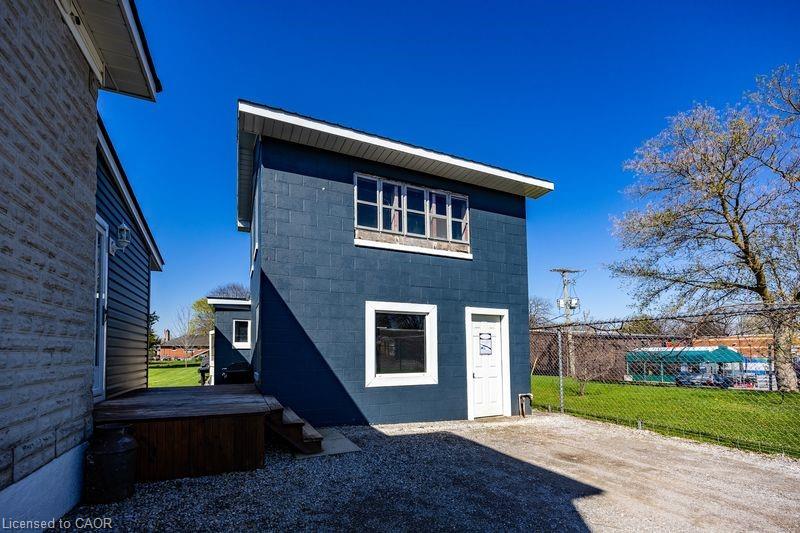 320 James Street Property Photo 4