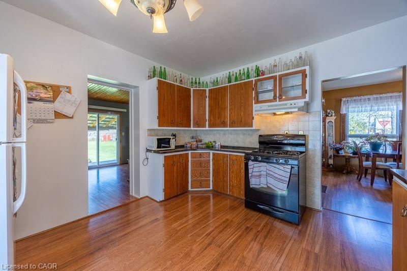 320 James Street Property Photo 8