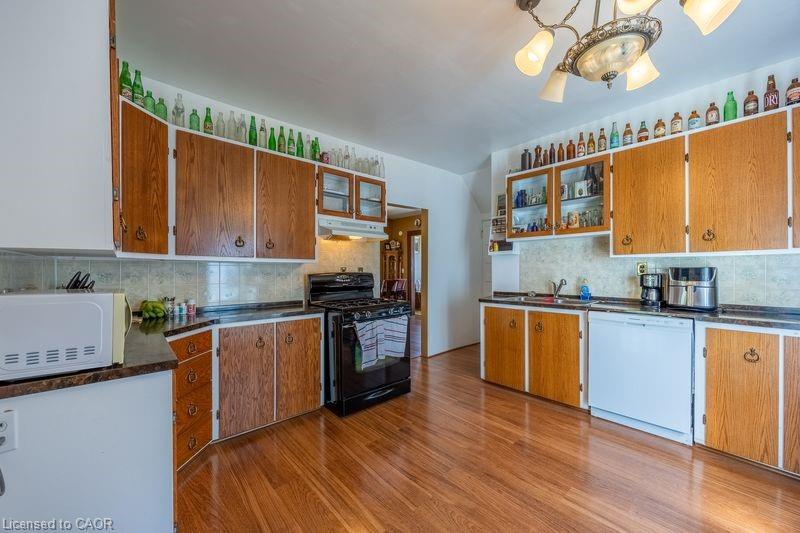 320 James Street Property Photo 9
