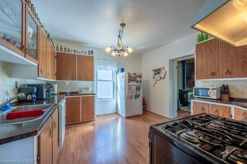320 James Street Property Photo 10