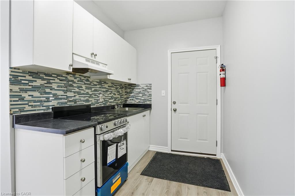 4-322 Barton Street E Property Photo 3