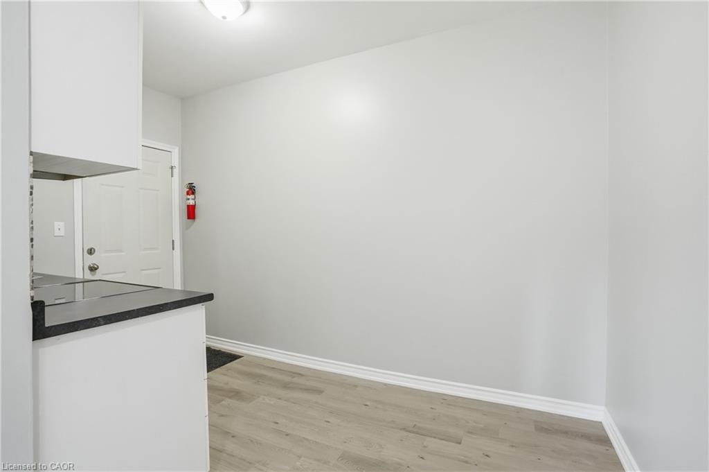 4-322 Barton Street E Property Photo 6