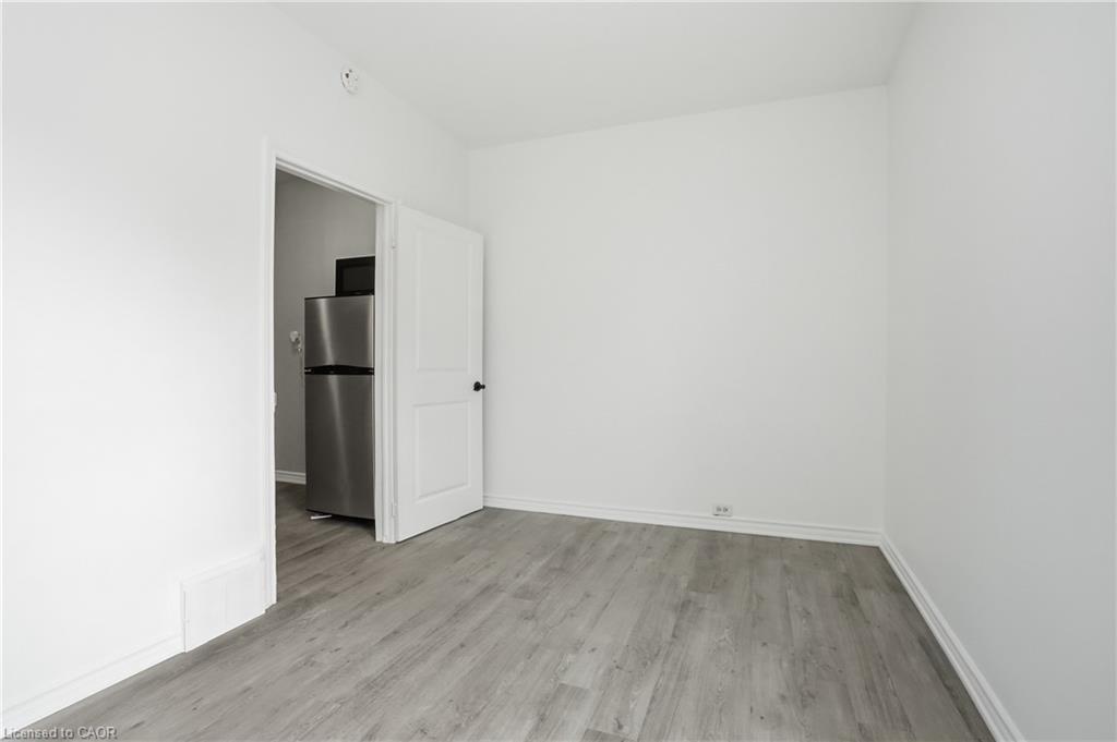 4-322 Barton Street E Property Photo 10