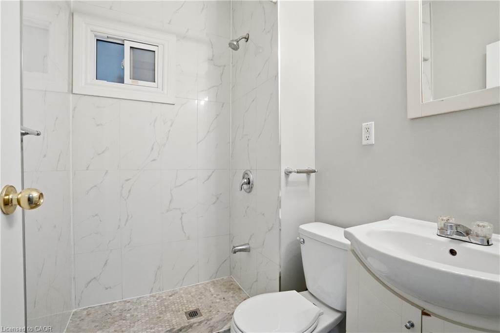 4-322 Barton Street E Property Photo 11