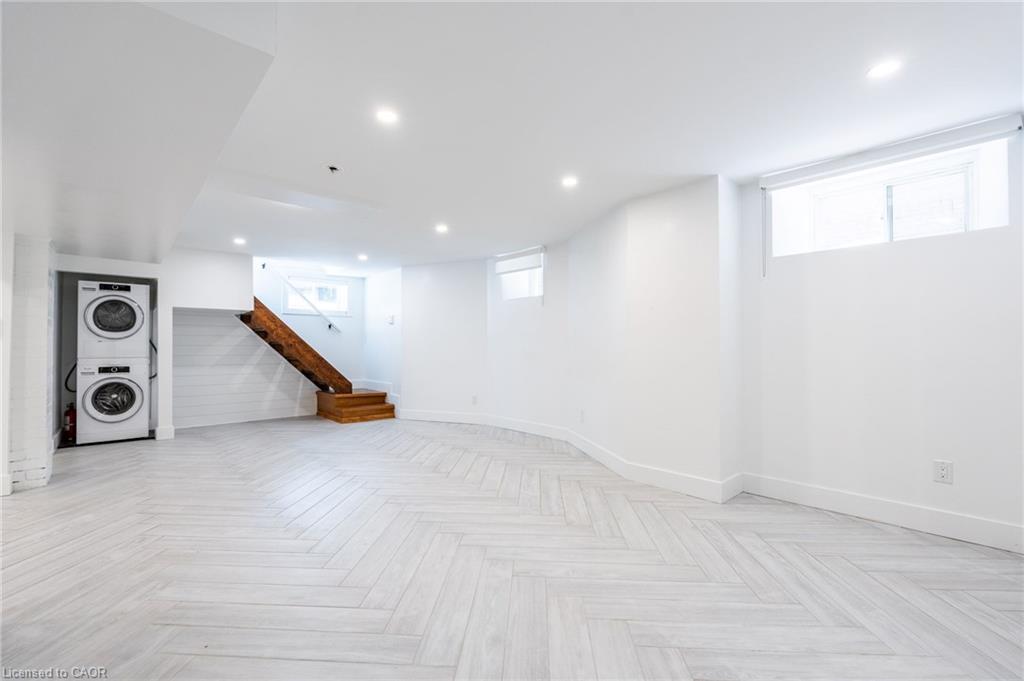 137 Sherman Avenue S Property Photo 29