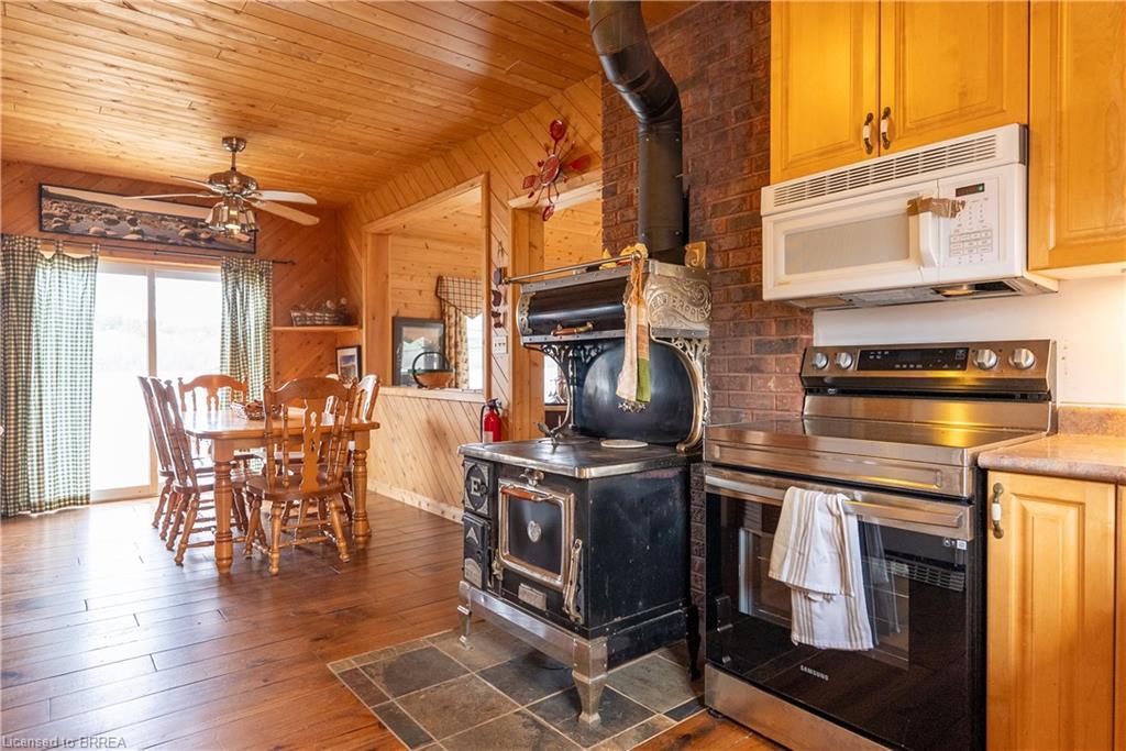 344 Perry Avenue Property Photo 9