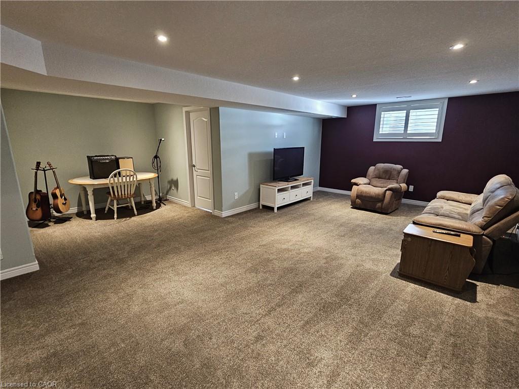 98 Allandale Crescent Property Photo 33