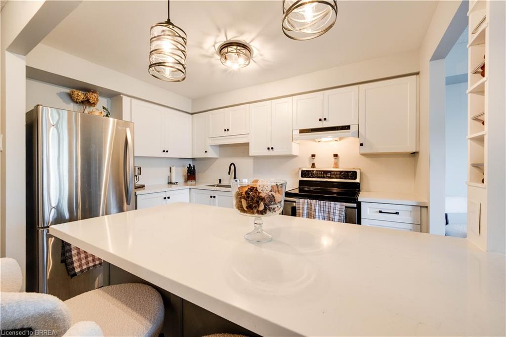 401-9 Bonheur Court Property Photo 2