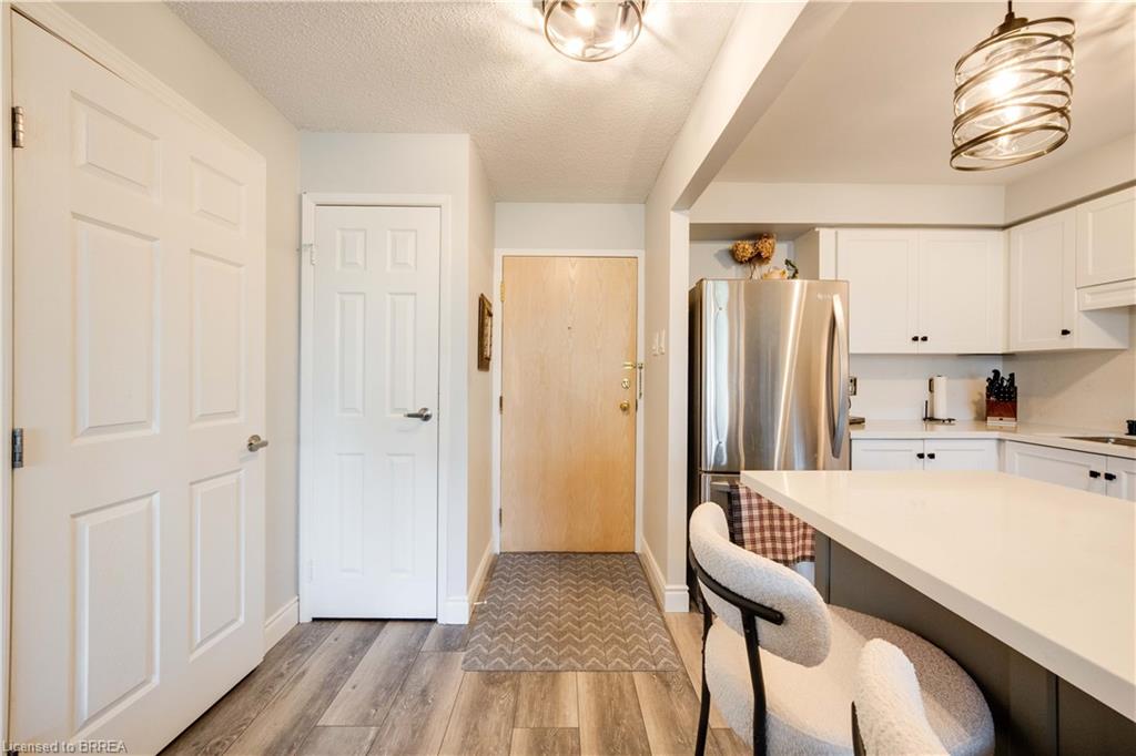 401-9 Bonheur Court Property Photo 8