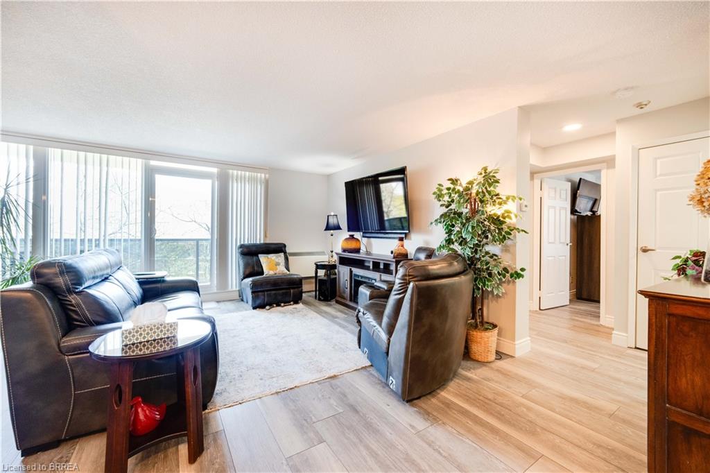 401-9 Bonheur Court Property Photo 10