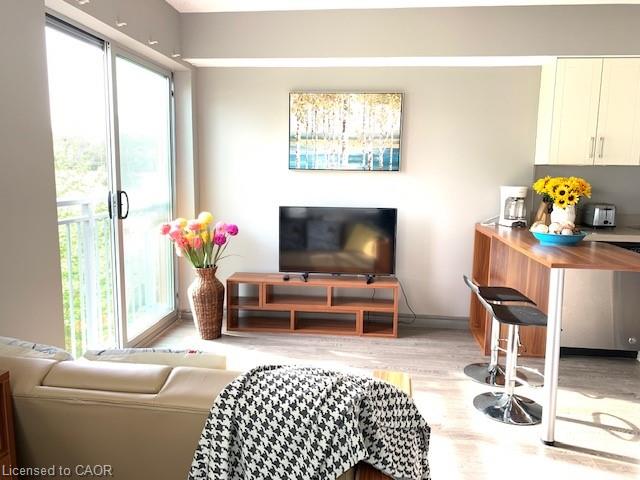 312-321 Spruce Street Property Photo 18