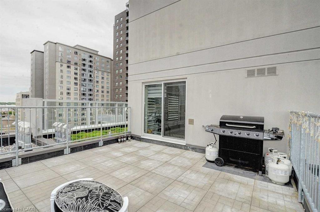 312-321 Spruce Street Property Photo 27